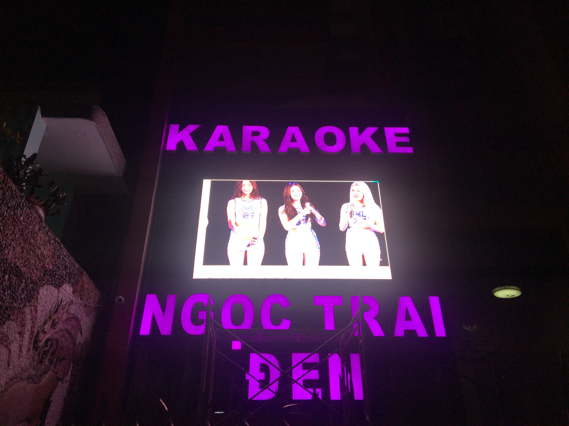 Màn hình LED ngoài trời cho quán Karaoke Ngọc Trai Đen - Vũng Tàu