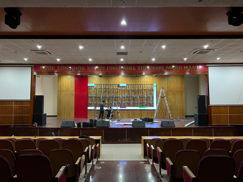 Lắp đặt màn hình LED trong nhà