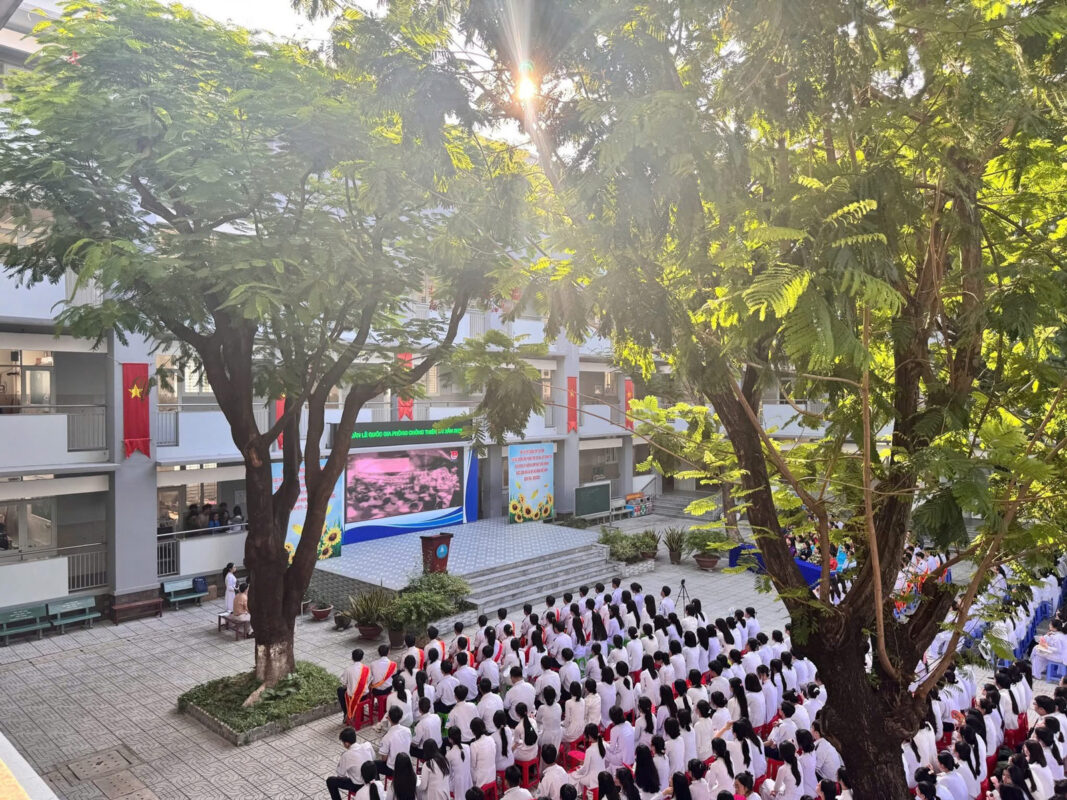 Màn hình LED ngoài trời cho trường THPT Bà Điểm, Hóc Môn. 6 Màn hình LED P5 ngoài trời.