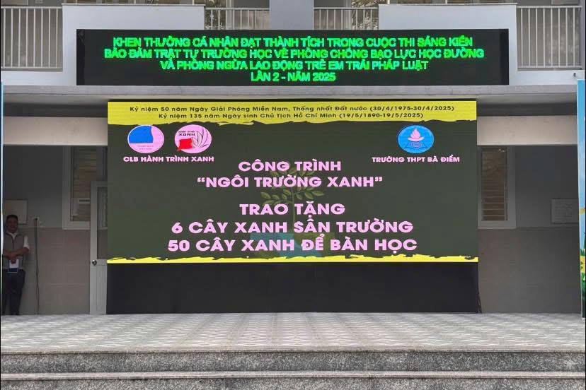 Màn hình LED ngoài trời cho trường THPT Bà Điểm, Hóc Môn. 7 Màn hình LED P5 ngoài trời cho trường học.