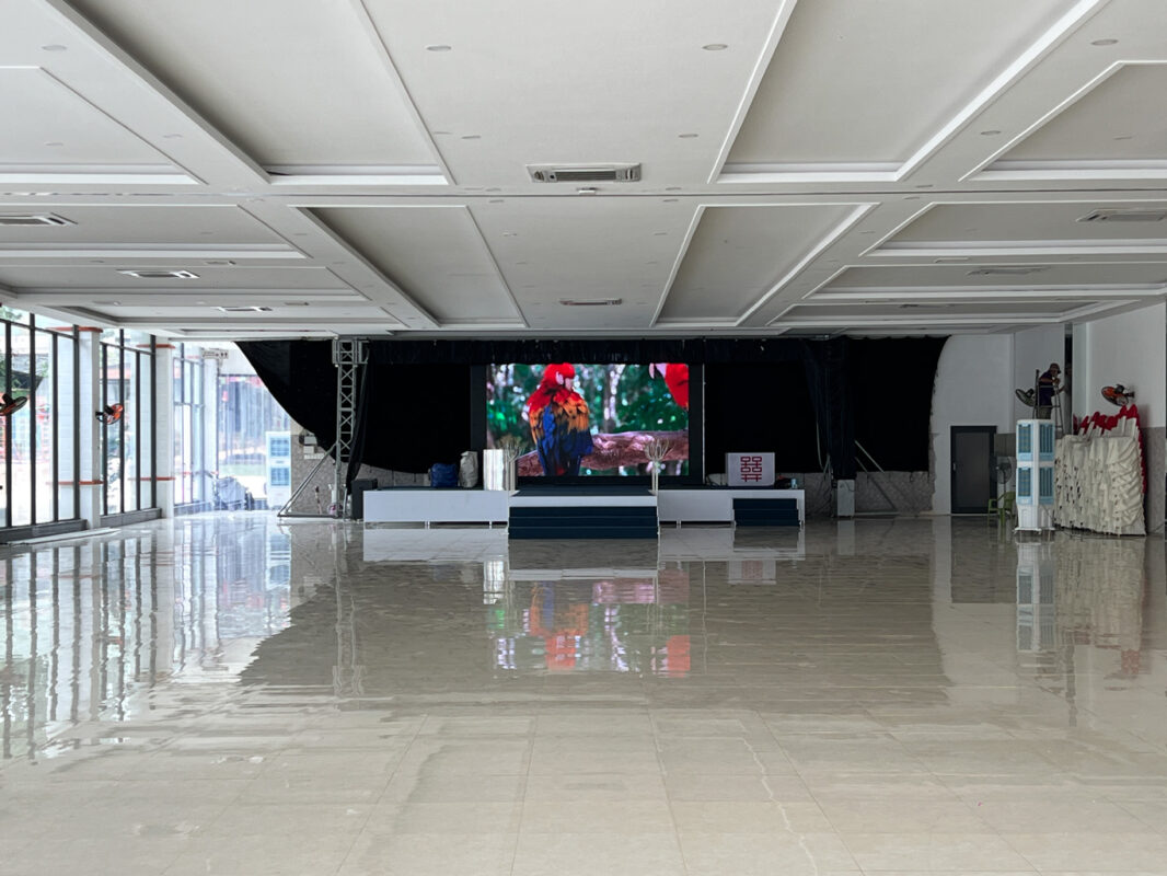 Màn hình LED P5 trong nhà.