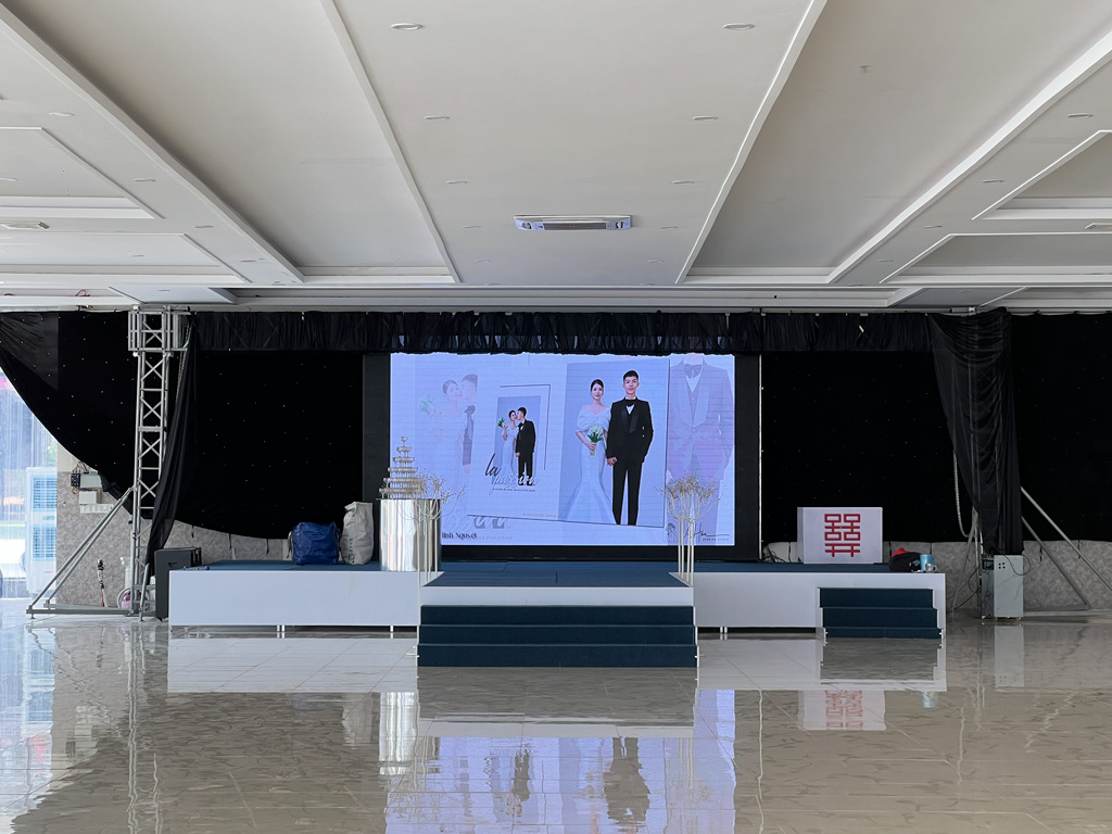 Màn hình LED cho nhà hàng tại Bình Phước.