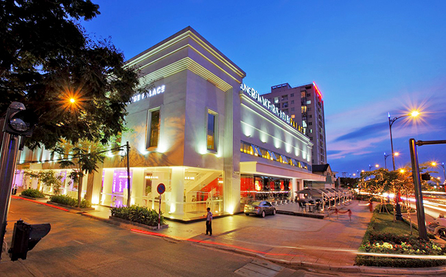 Cung cấp - Thi công lắp đặt màn hình LED cỡ lớn tại tập đoàn Riverside Palace. 2 LIGHTVN thi công màn hình LED tại nhà hàng tiệc cưới Riverside