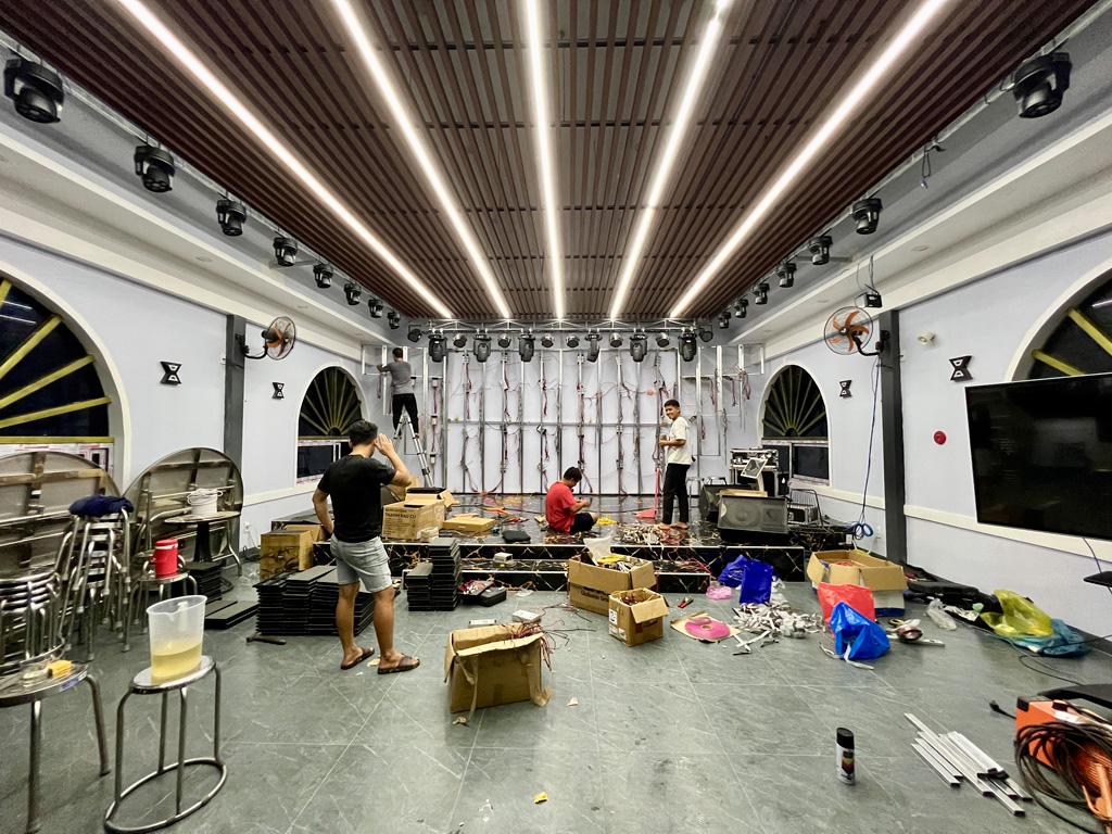 LIGHTVN cung cấp - Lắp đặt hệ thống ánh sáng - Màn hình LED tại Thạch Lựu Mộc - Định Quán - Đồng Nai. 4 Lap dat man hinh LED tai dinh quan