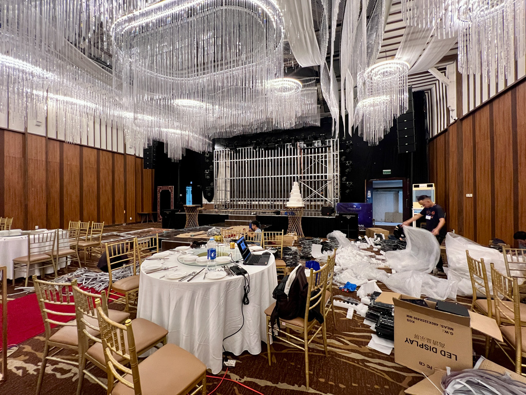 Cung cấp - Thi công lắp đặt màn hình LED cỡ lớn tại tập đoàn Riverside Palace. 7 Lắp đặt màn hình LED