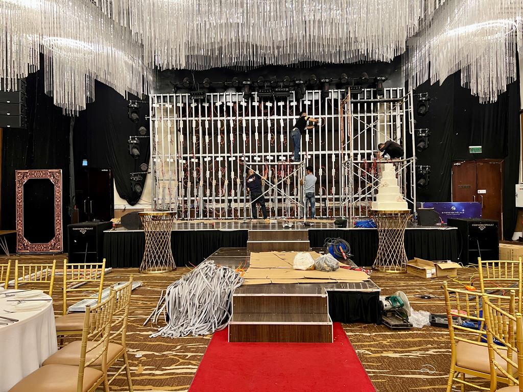 Cung cấp - Thi công lắp đặt màn hình LED cỡ lớn tại tập đoàn Riverside Palace. 9 Màn hình LED P3 cỡ lớn.