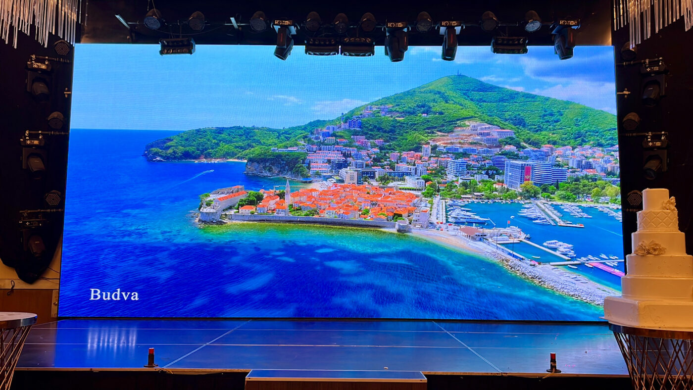 Cung cấp - Thi công lắp đặt màn hình LED cỡ lớn tại tập đoàn Riverside Palace. 16 Màn hình LED cho trung tâm hội nghị Riverside Palace