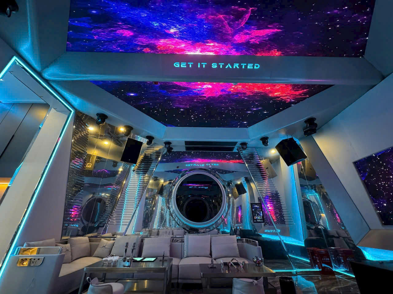 Thi công phòng karaoke cao cấp tại HCM - Âm thanh chuẩn phòng hát