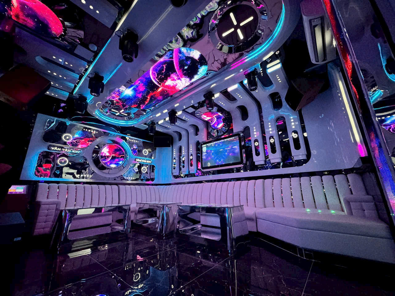 Thiết kế thi công phòng karaoke Box tại HCM - Dịch vụ trọn gói, giá rẻ